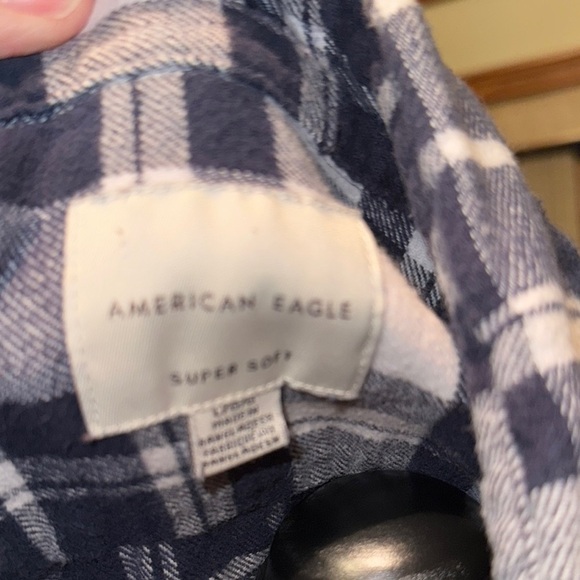 American Eagle Outfitters Blue and White Plaid Casual Shirt - Picture 3 of 3